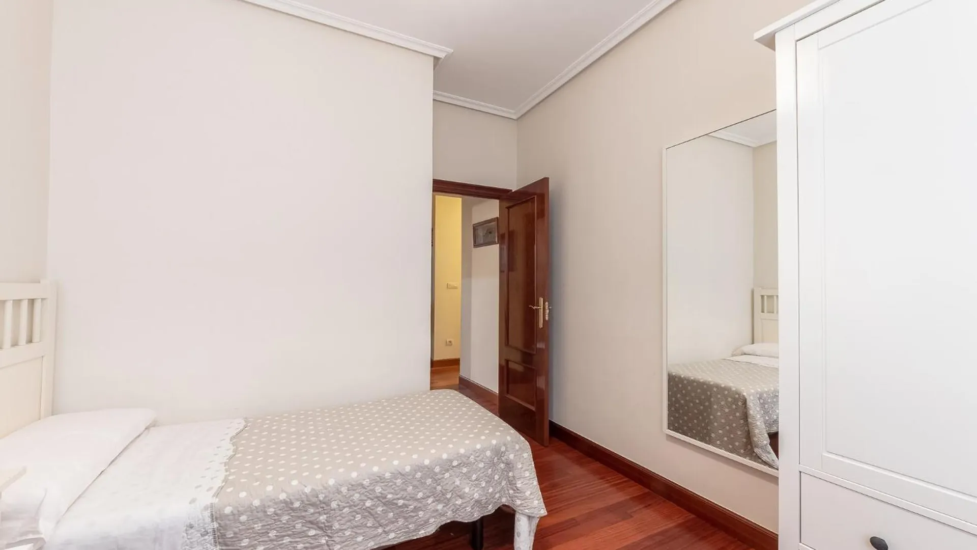 Ria Bilbao Flat Daire
